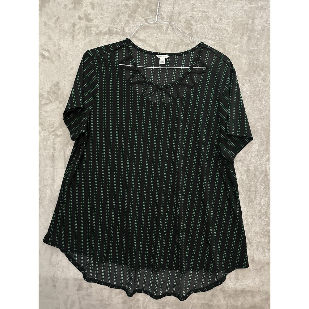 Cato Shirt Womens 14/16W Dotted Striped Short Sleeve Polyester Spandex Stretch T